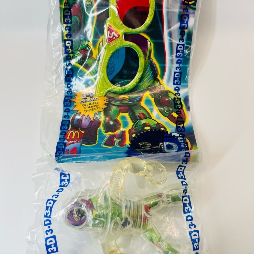 2000’s McDonald’s Spy Kids 3-D Happy Meal Toy #4 Sealed w Comic & 3-D Glasses
